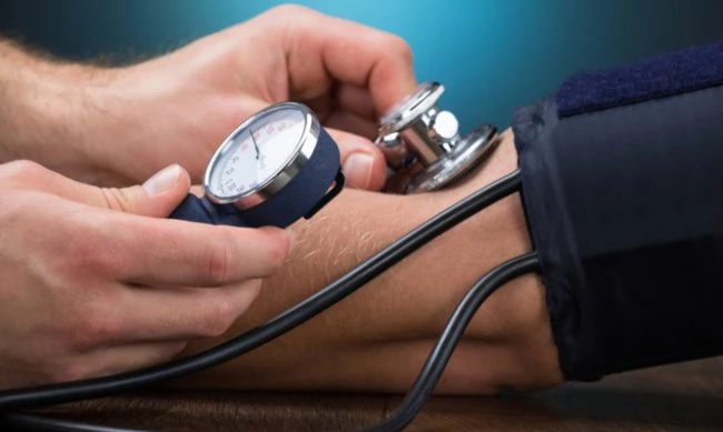 Πίεση του αίματος: Τι συμβαίνει με το κρύο – Τι να προσέξετε